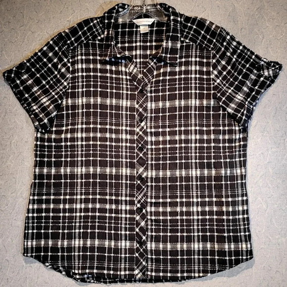 Christopher & Banks Black & White Short Sleeve Buttoned Shirt in Size XL. - Picture 1 of 10